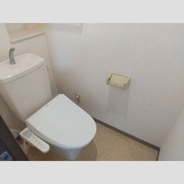 トイレ (トイレ)