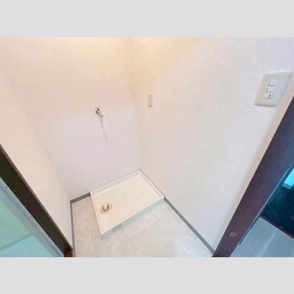 洗面所 (洗濯機置き場)