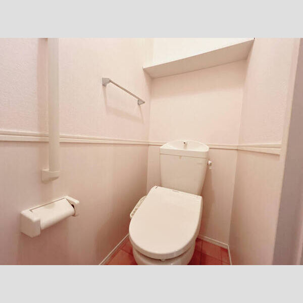 トイレ (トイレ)