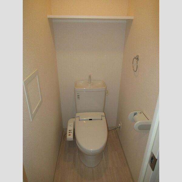 トイレ (トイレ)