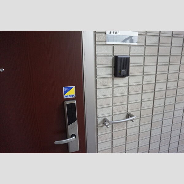 玄関 (ICカードキー、インターホン)