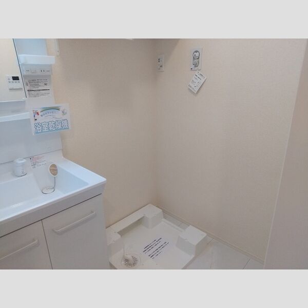 その他 (洗濯機置き場)