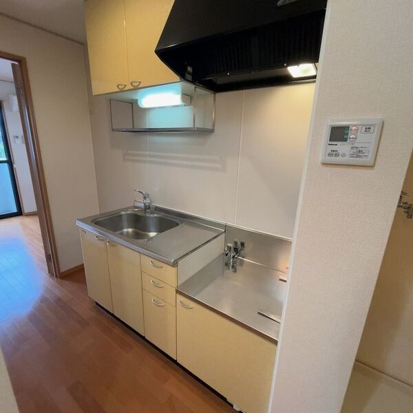 キッチン (キッチン)