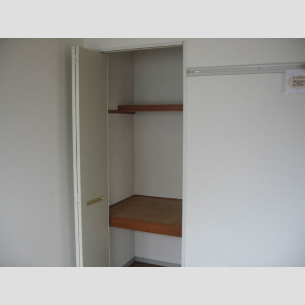 その他 (洋室収納)