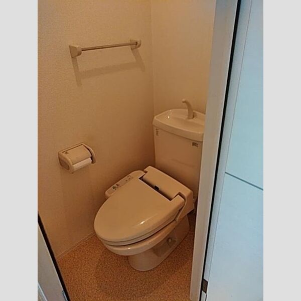 トイレ (トイレ)