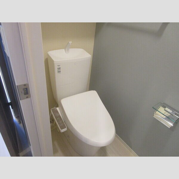 トイレ (トイレ)