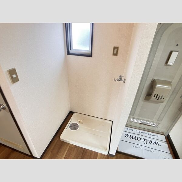 その他 (洗濯機置場)