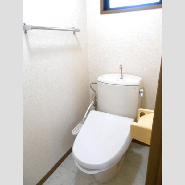 トイレ (トイレ)