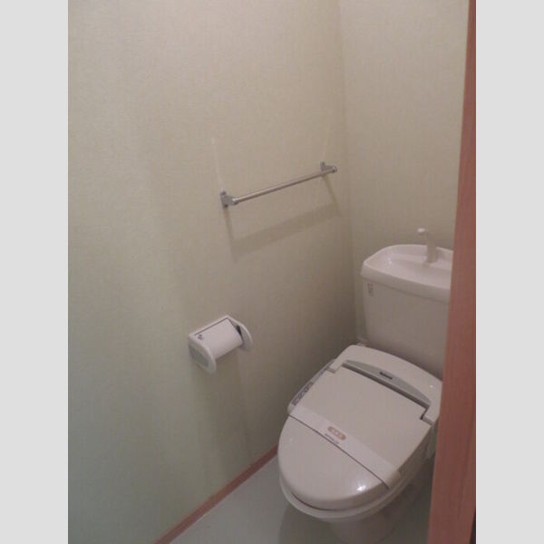 トイレ (トイレ)