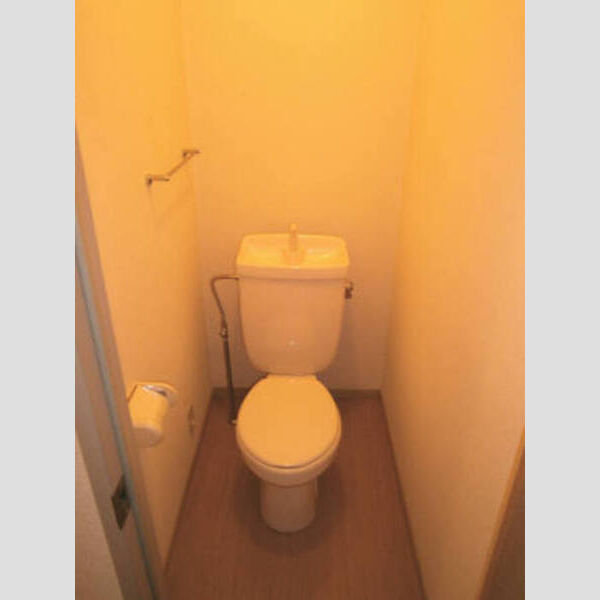 トイレ (トイレ)