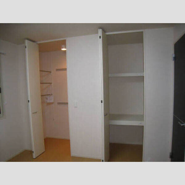 収納 (ワンステップクローゼット)