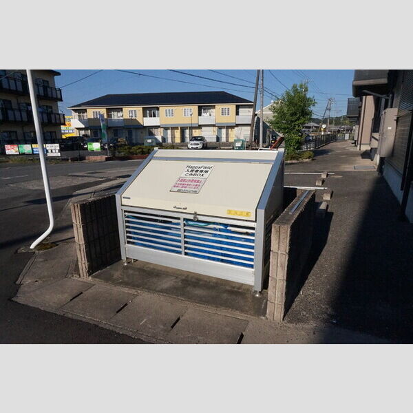 現地周辺 (専用ゴミ置場)