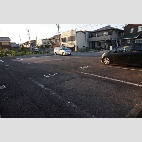 駐車場 (駐車場)