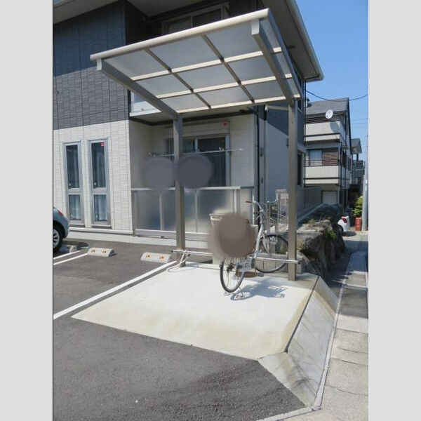 現地周辺 (駐輪場)