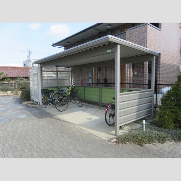 現地周辺 (駐輪場)