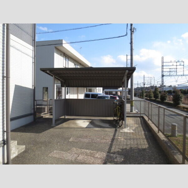 現地周辺 (駐輪場)