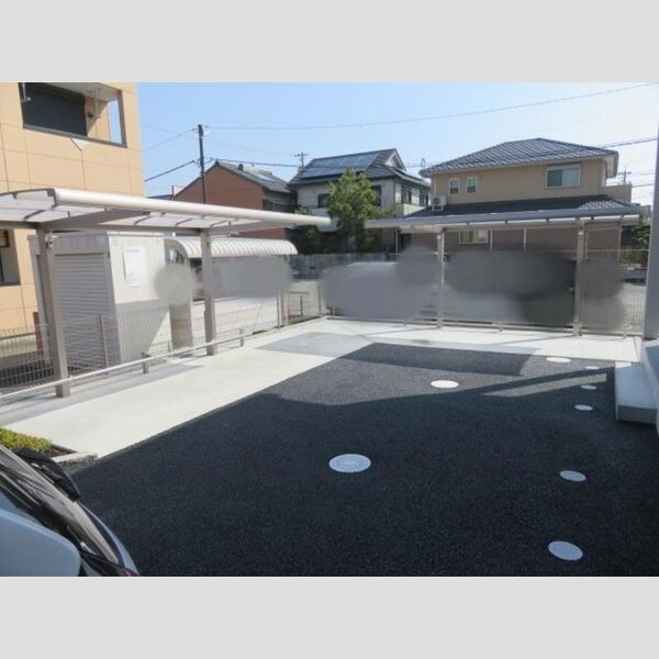 現地周辺 (駐輪場)