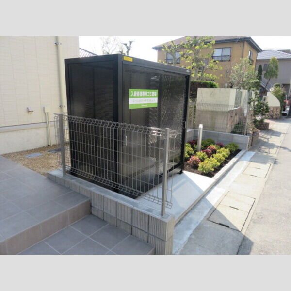 現地周辺 (ゴミ置場)