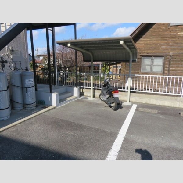 現地周辺 (駐輪場)