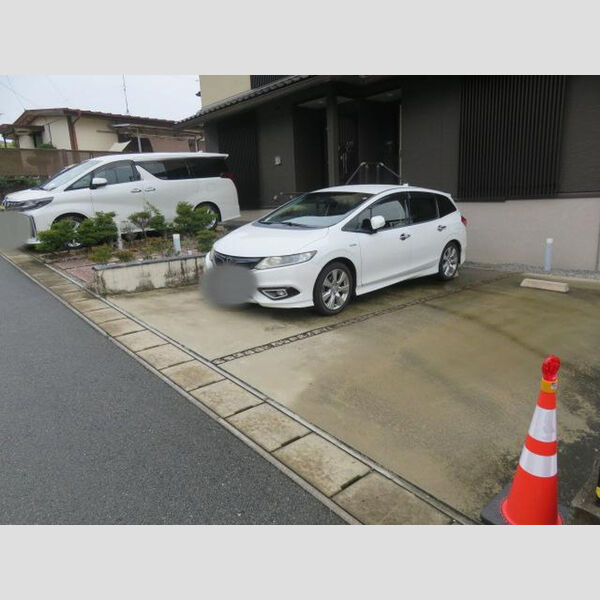 駐車場 (駐車場)