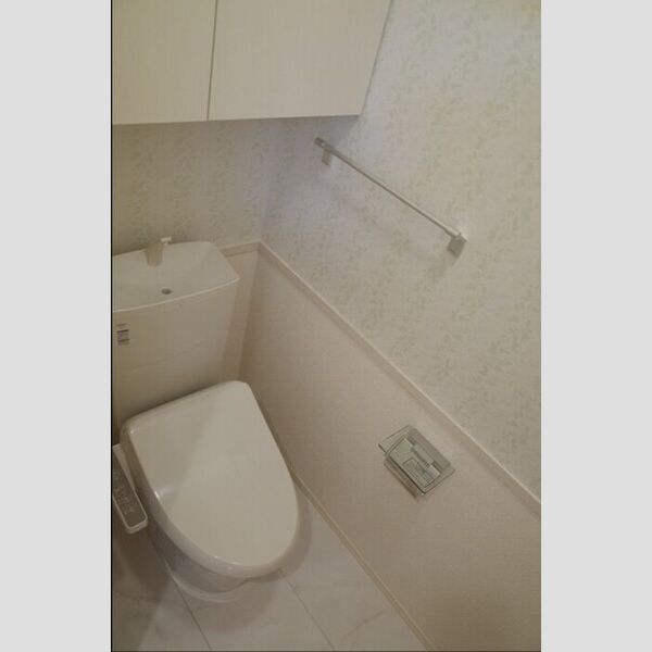 トイレ (温水洗浄便座)