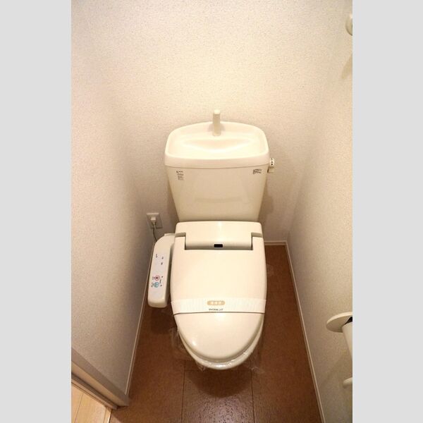 トイレ (トイレ)