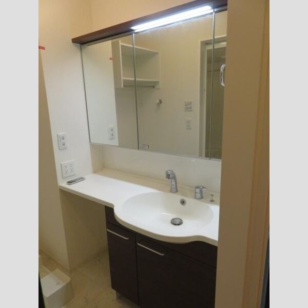 洗面所 (洗面化粧台)