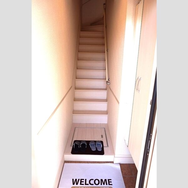 玄関 (シューズボックス付です☆)