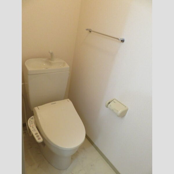 トイレ (トイレ)