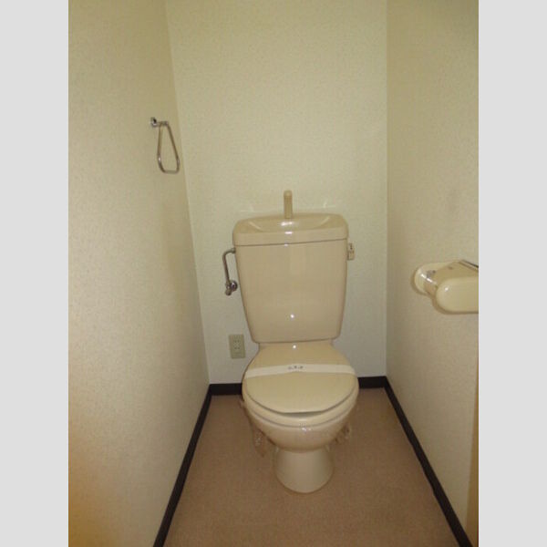 トイレ (トイレ)