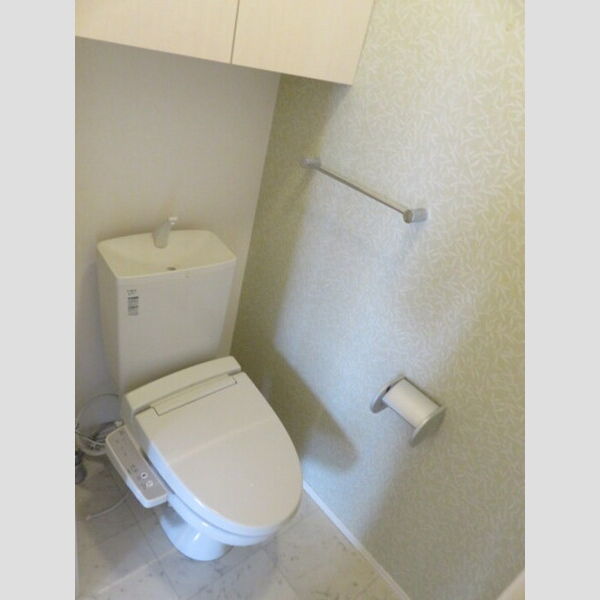 トイレ (トイレ)