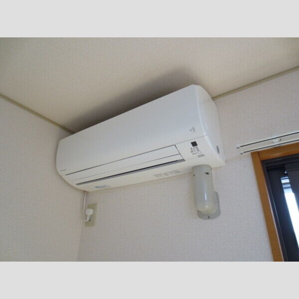 その他設備 (LDKにエアコン付です)