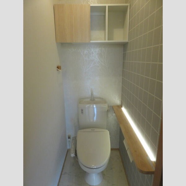 トイレ (トイレ)