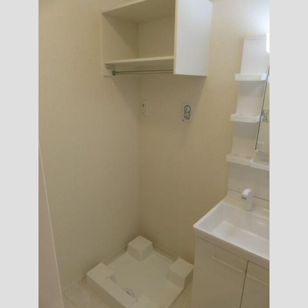 洗面所 (洗濯機置き場)