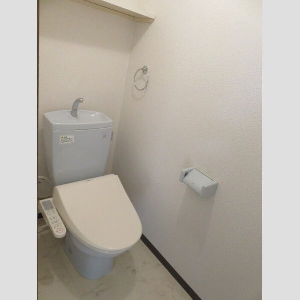 トイレ (トイレ)