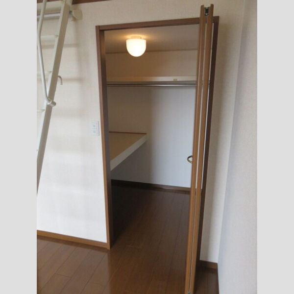 収納 (ウォークインクローゼット)