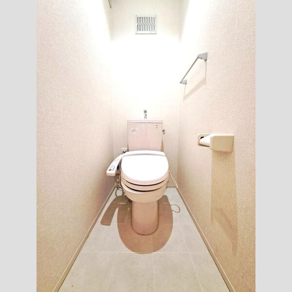 トイレ (トイレ)