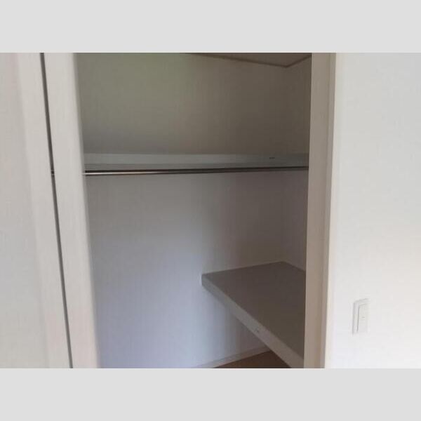 収納 (ソシア　ヴィルヌーヴ　ドゥ　C102　洋室ウォークインクローゼット)