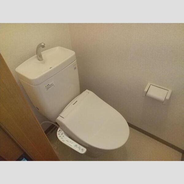 トイレ (メゾン・ドレシャトー203　トイレ(温水洗浄便座))