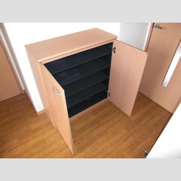 その他 (下駄箱)