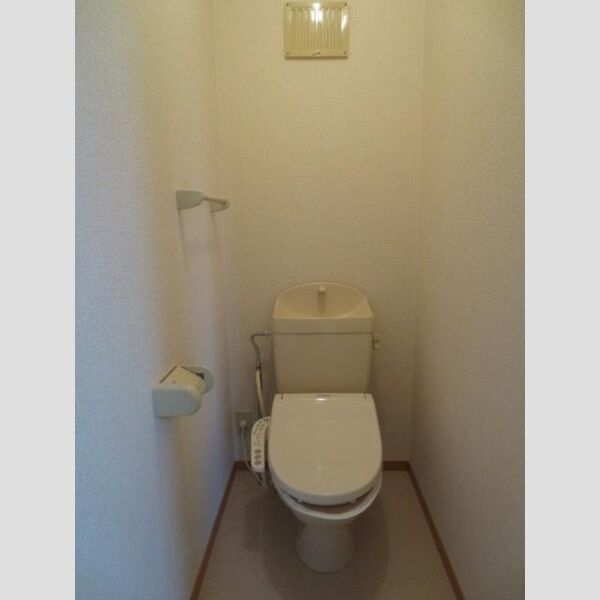 トイレ (温水洗浄暖房便座が付いています)