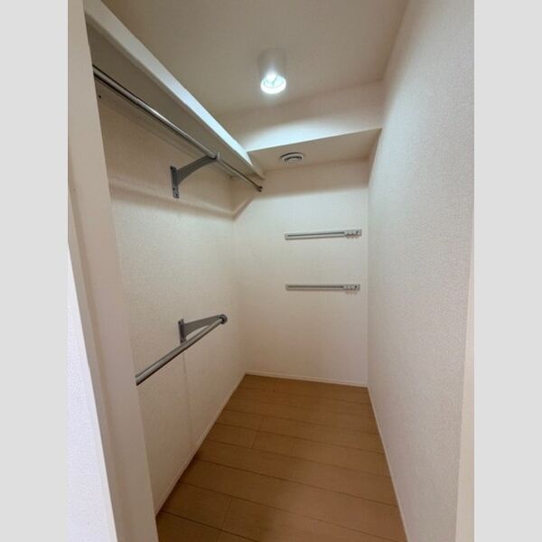 収納 (ウォークインクローゼット)
