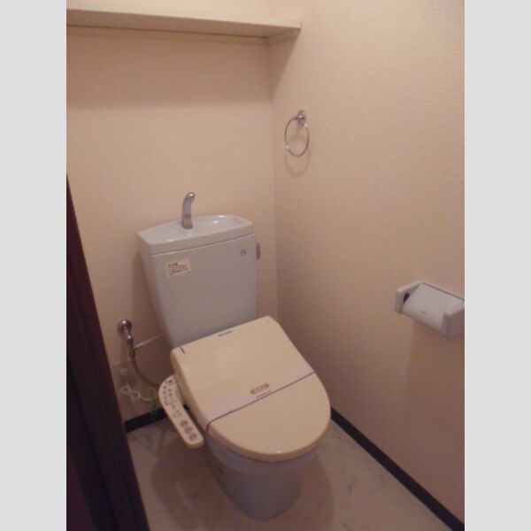 トイレ (トイレ)