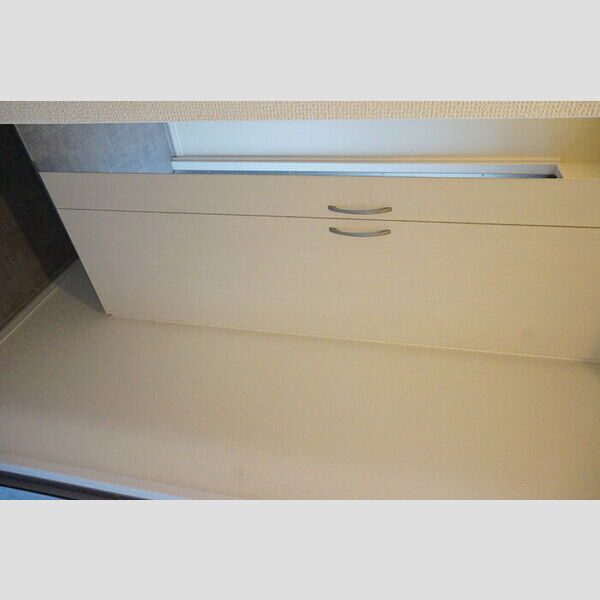 その他 (下駄箱)