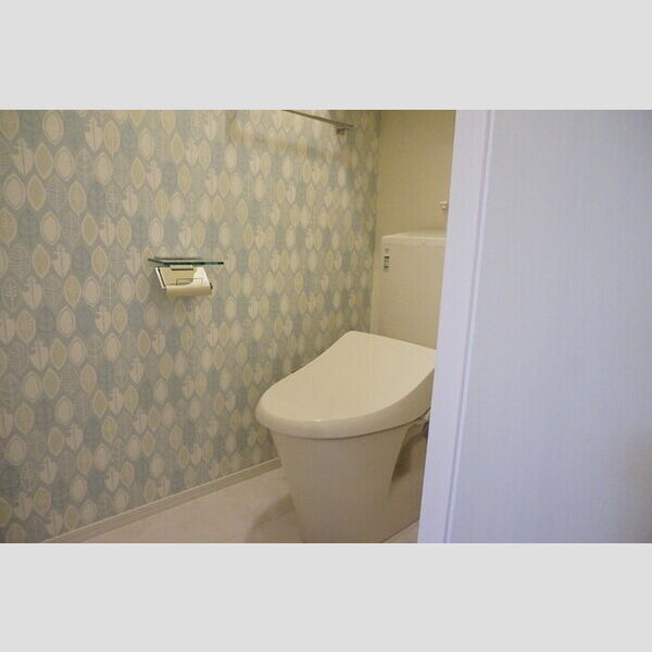 トイレ (トイレ)