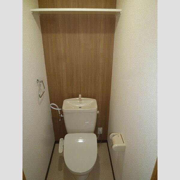トイレ (トイレ)