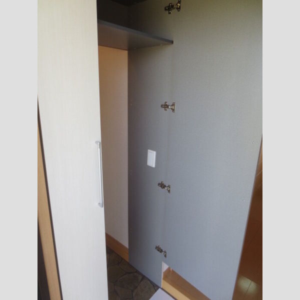 玄関 (シューズクロークです)