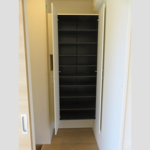 玄関 (シューズボックス)