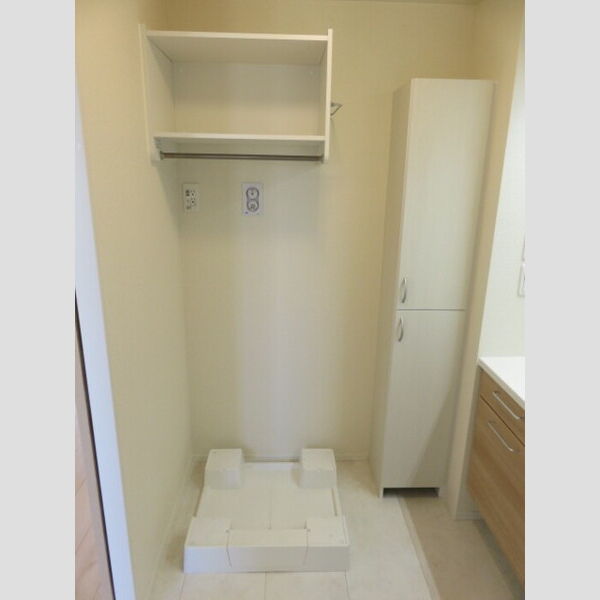 洗面所 (洗濯機置場)