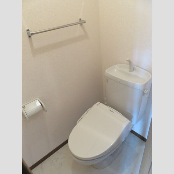 トイレ (トイレ)